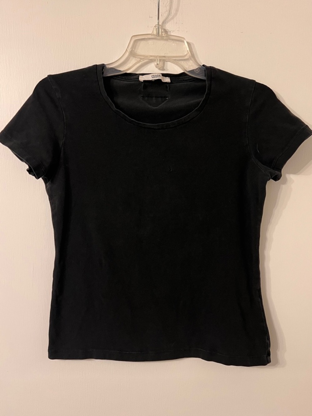 PRADA BLACK STRETCH FITTED T SHIRT ✨